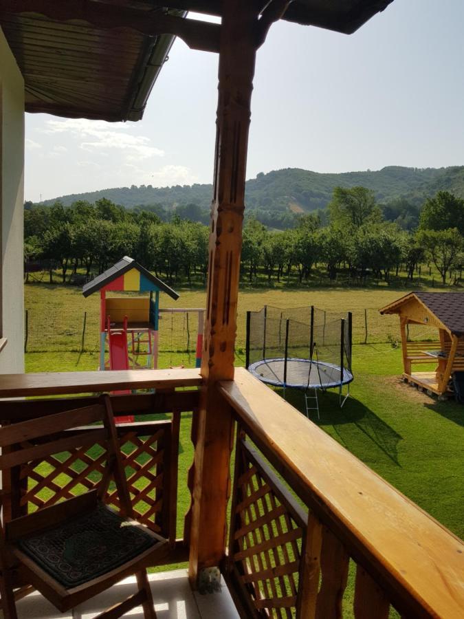 Villa La Bunicu Polovragi Exterior foto